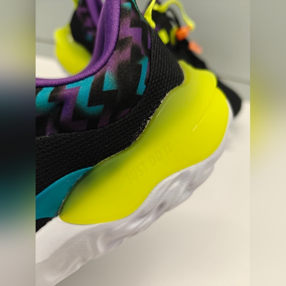 4Y Nike Run Flow Teal Nebula Volt Black DZ4490-001 Easy on/off Running Sneakers - Picture 6 of 11